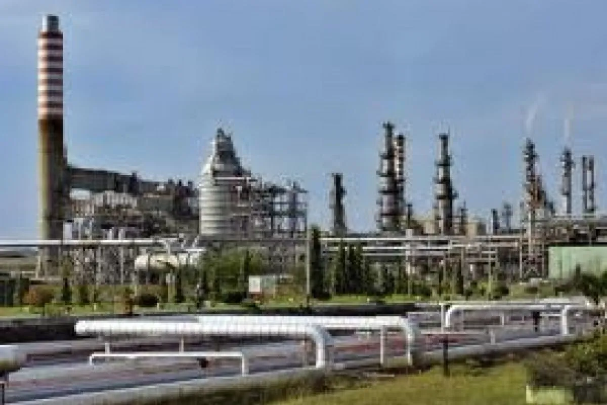 Ukraina klaim produksi minyak Rusia menurun setelah serangan Kiev