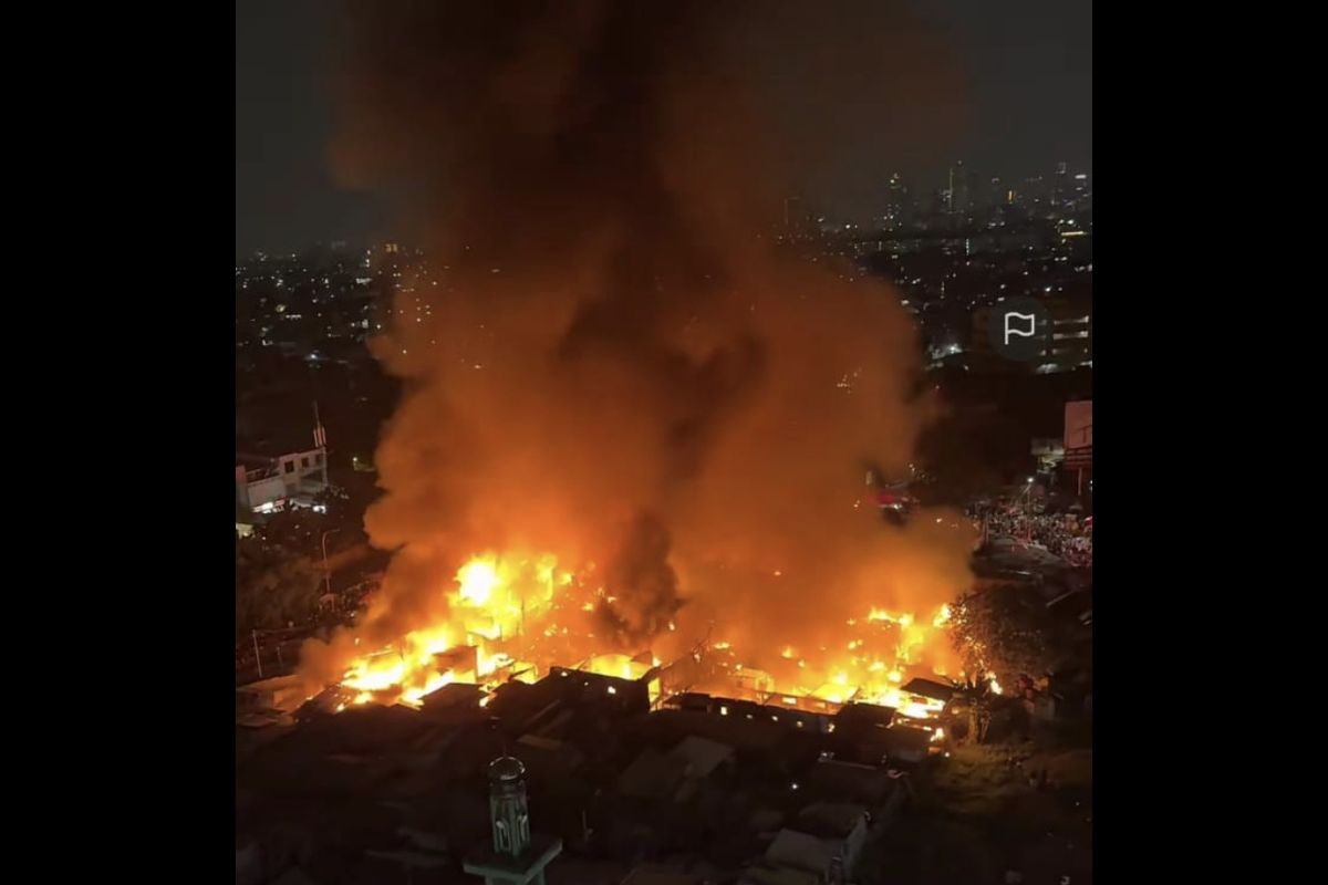 Kebakaran Pasar Jiung Diduga Dipicu Korsleting, Ratusan Rumah Hangus