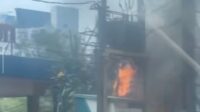 Bakar Sampah Picu Kebakaran Gardu Listrik Bekasi