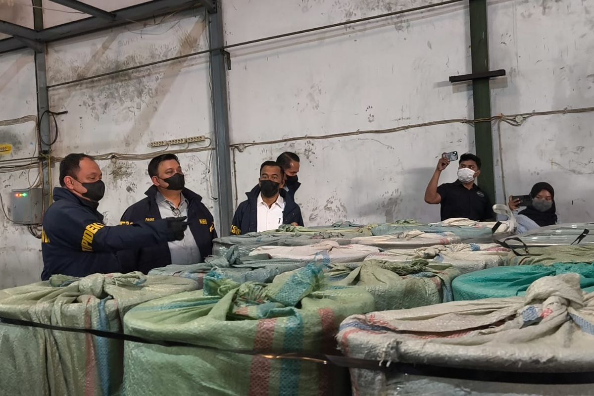 Polri Bongkar Jaringan Perdagangan Sianida Ilegal,Sita 18,1 Ton dan Dua Tersangka Ditahan