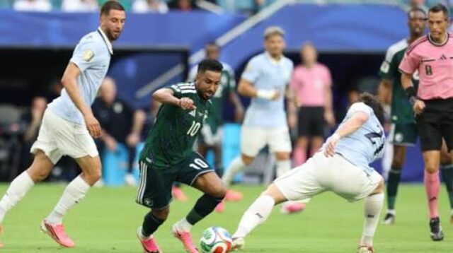 Arab Saudi Tahan Uruguay, Grup H Kian Sengit