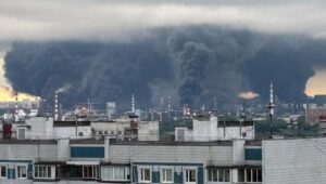 Serangan Drone Ukraina Lumpuhkan Kilang Minyak Moskow