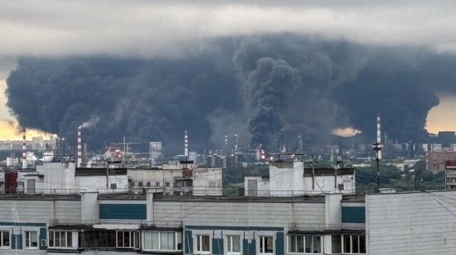 Serangan Drone Ukraina Lumpuhkan Kilang Minyak Moskow