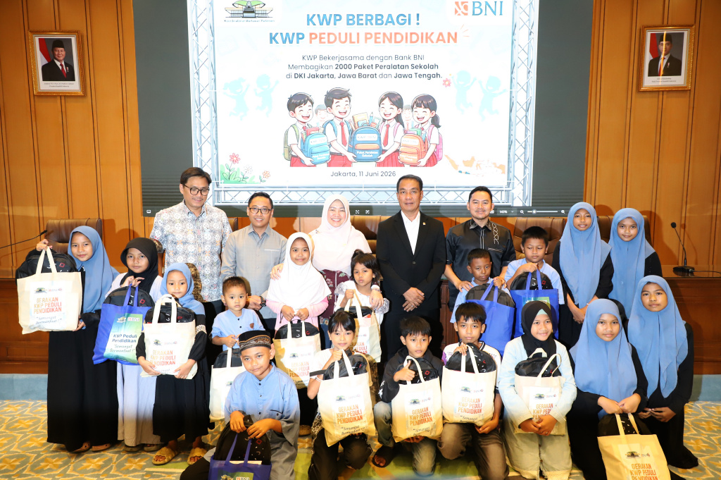 KWP dan BNI Berbagi Peralatan Sekolah untuk Anak Yatim