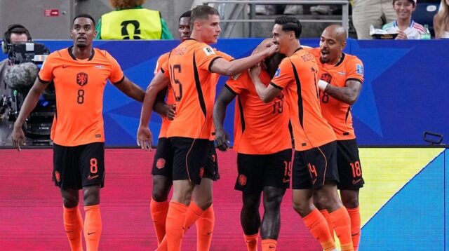 Tim Oranje Menggila, Swedia Dibantai 5-1