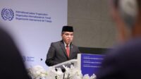 menteri-ketenagakerjaan-menaker-yassierli-dalam-sidang-pleno-penutupan-konferensi-perburuhan-internasional-atau-international--1781318943794_169 Bos Buruh Sebut Ribuan Terancam PHK, Menaker: Kami Monitor