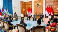 prabowo-tegaskan-politik-bebas-aktif-saat-bertemu-8-dubes-di-istana-yxn Prabowo Terima Dubes, Tegaskan Komitmen Perdamaian Dunia