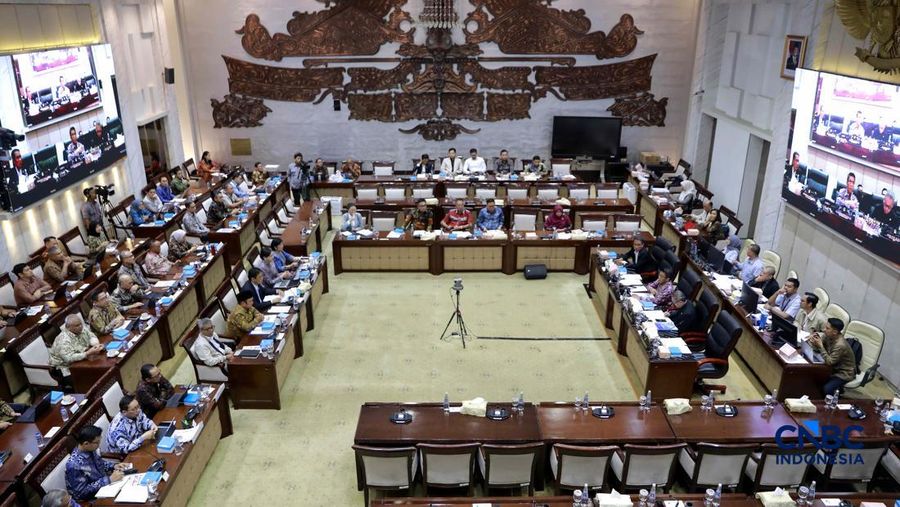 DPR Desak Purbaya Kaji Ulang Layer Cukai Rokok