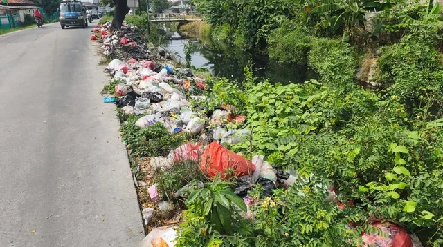 Tumpukan Sampah di Babelan Bekasi : Jadi Keluhan Warga