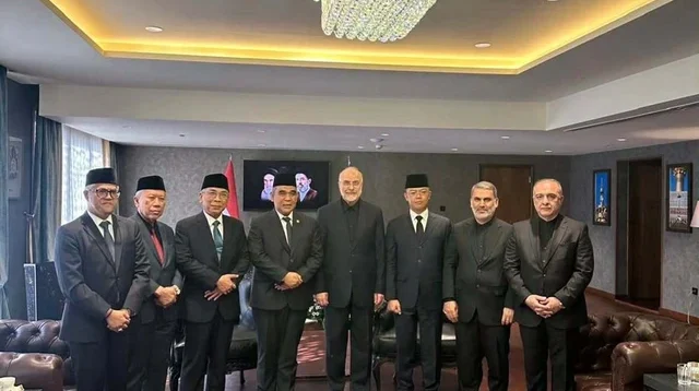 Delegasi RI Menlu-Ketua MPR Tiba di Iran, Sampaikan Penghormatan untuk Mendiang Ali Khamenei