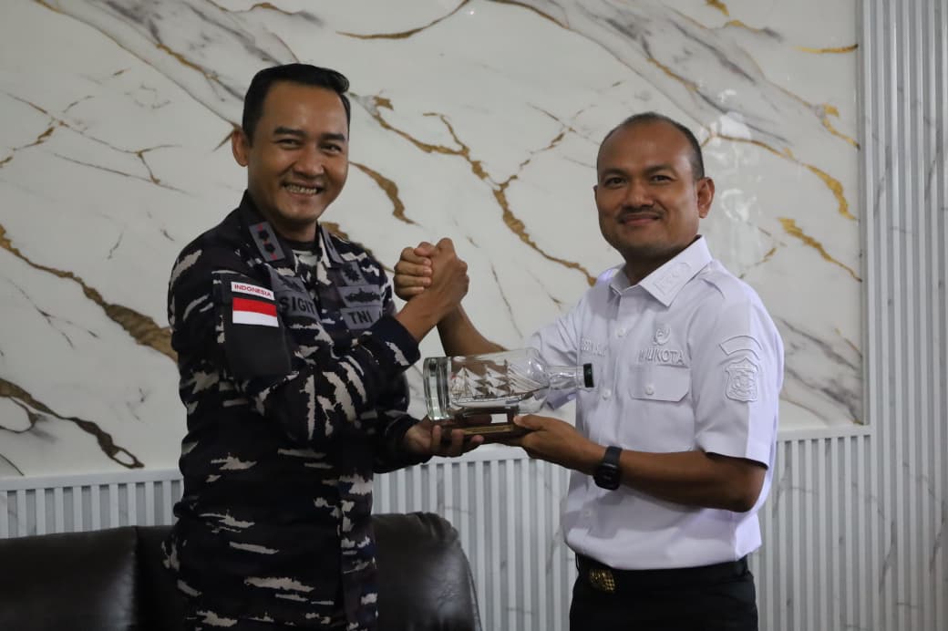 Wali Kota Tanjungbalai Terima Kunjungan Dari Dan Lanal TBA Letkol Laut (P) Sigit Ryanto