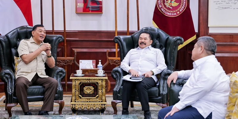 Jaksa Agung Bahas Satgas PKH dengan Menhan