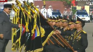 2 Satker Polri Terima Tanda Kehormatan dari Presiden