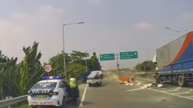 Berawal dari Menolong Truk Mogok,  Aipda Endang Tewas Tertabrak Truk di Tol JORR, 
