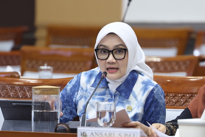 Atalia Praratya: Aliran Kepercayaan Setara dalam Administrasi Kependudukan