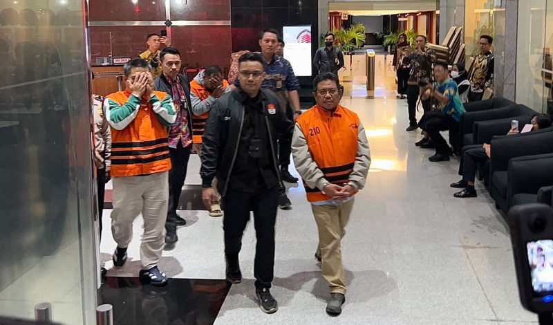 17 Tahun di PDAM, Bupati Terjerat Korupsi Bersama Penggantinya