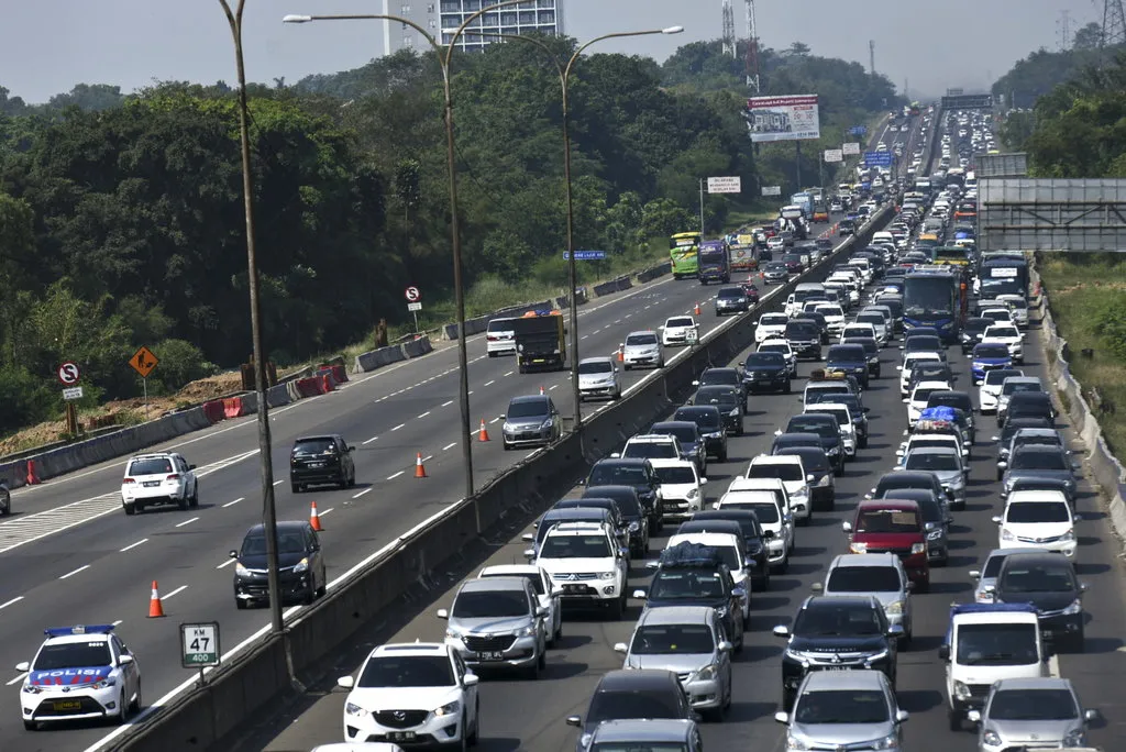 Tol Jagorawi-Japek Padat, Jasa Marga Imbau Waspada