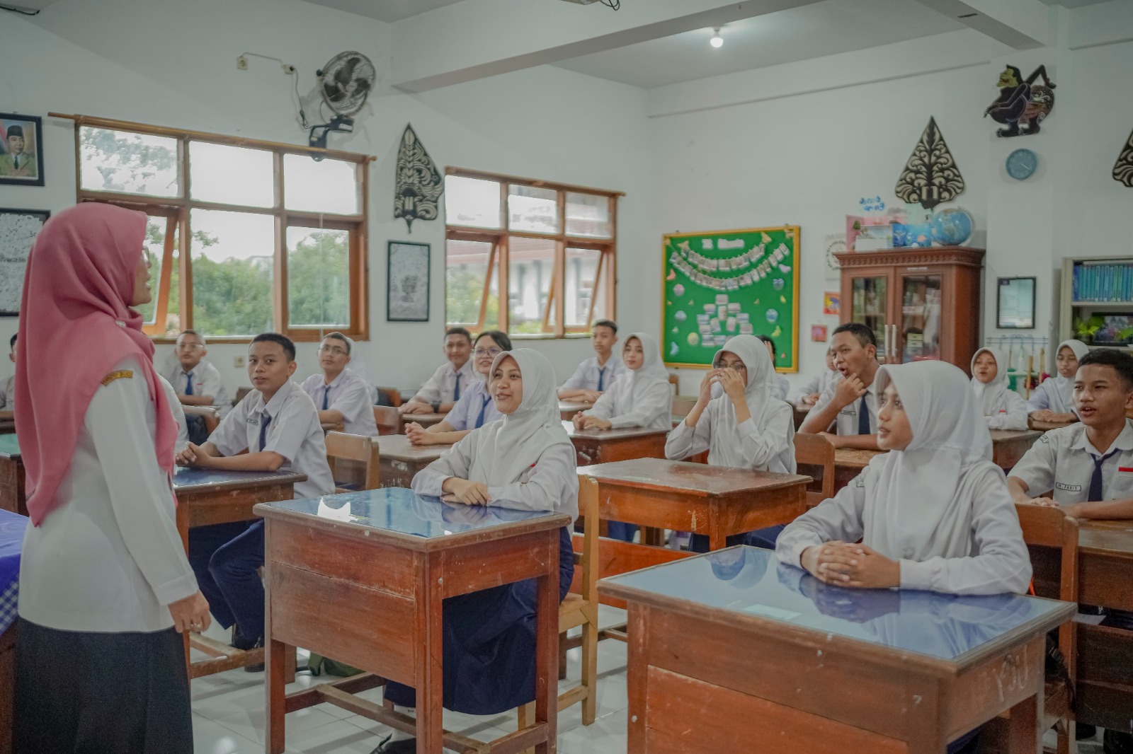 DPR: Anggaran Pendidikan Harus Kembali Utamakan Guru dan Mutu Belajar