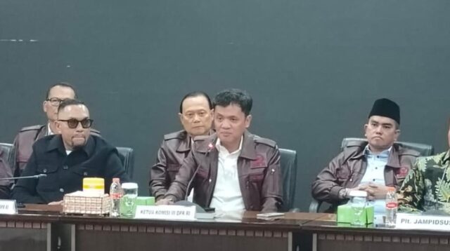 Komisi III DPR Minta Kejagung Bentuk Tim Independen yang Tak Terafiliasi Febrie Adriansyah