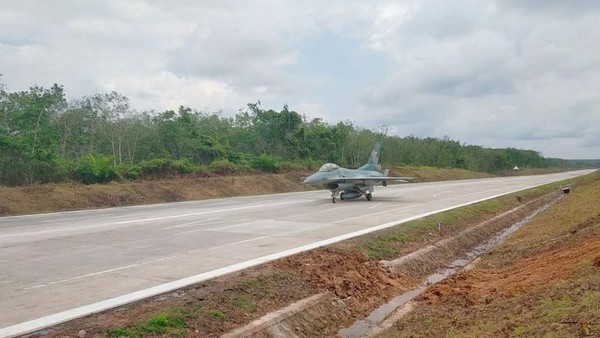 Inilah Sejumlah Jalan Tol Disiapkan Jadi Landasan Darurat Jet Tempur