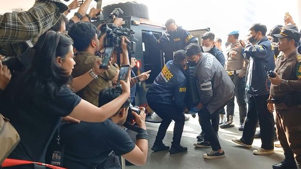 Koper Bukti Kasus Febrie Berat Diangkat Tiga Polisi