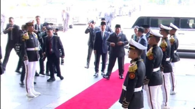 Prabowo-Gibran Sambut Modi di Gedung DPR RI