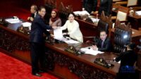 rapat-paripurna-dpr-ri-ke-26-masa-persidangan-v-tahun-sidang-20252026-secara-resmi-telah-mengesahkan-rancangan-undang-undang-t-1784612906889_169 PFII Disiapkan Jadi Penantang Baru Singapura di Sektor Keuangan ASEAN