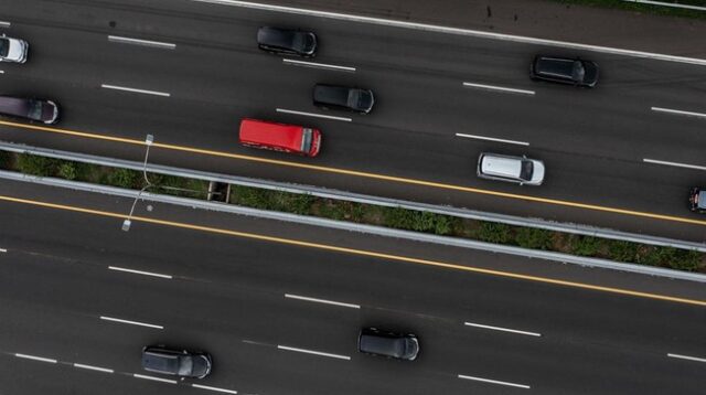 Polda Metro Ingatkan Bahaya Lane Hogger di Tol