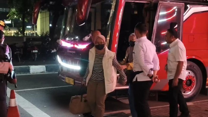 Istri Bupati Pemalang Ikut Dibawa ke KPK, OTT Seret 21 Orang