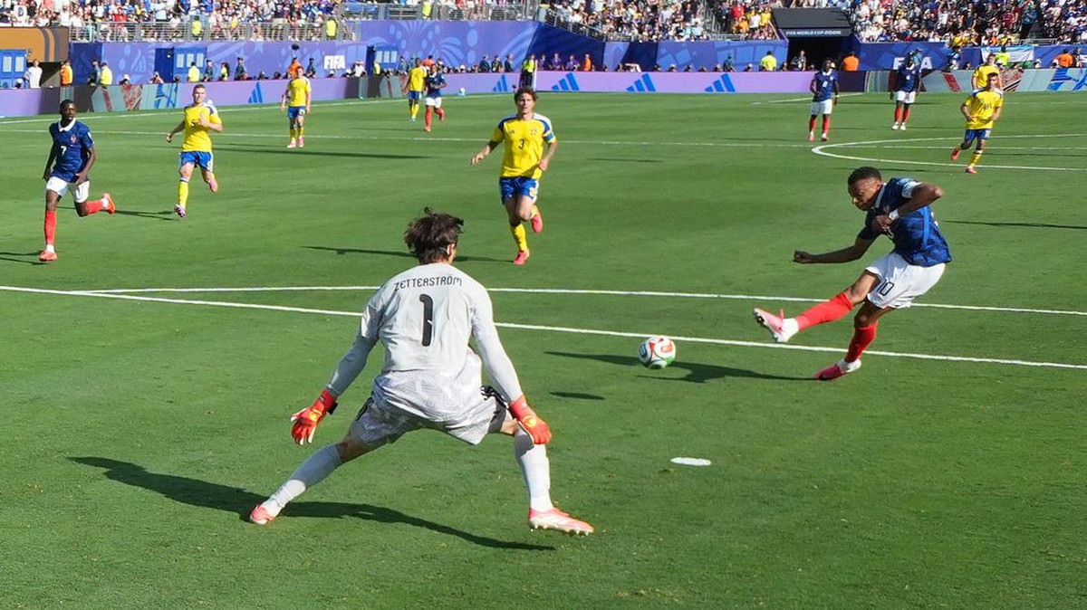 Swedia gagal melaju usai kalah dari Prancis 3 – 0