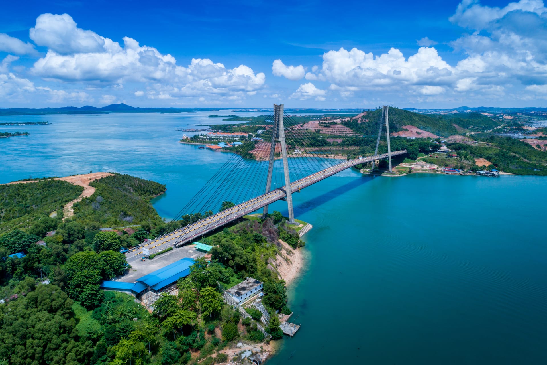 RI Siapkan Pusat Ekonomi Baru di Batam dan Sulbar