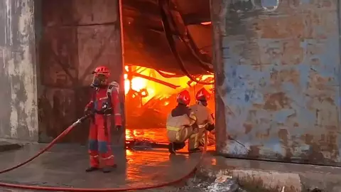 Pabrik ATK di Bekasi Kebakaran