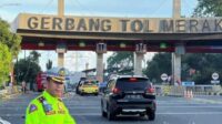 66134ed8a3a69 Polisi Sekat Tol Merak Antisipasi Massa Aksi 27 Agustus