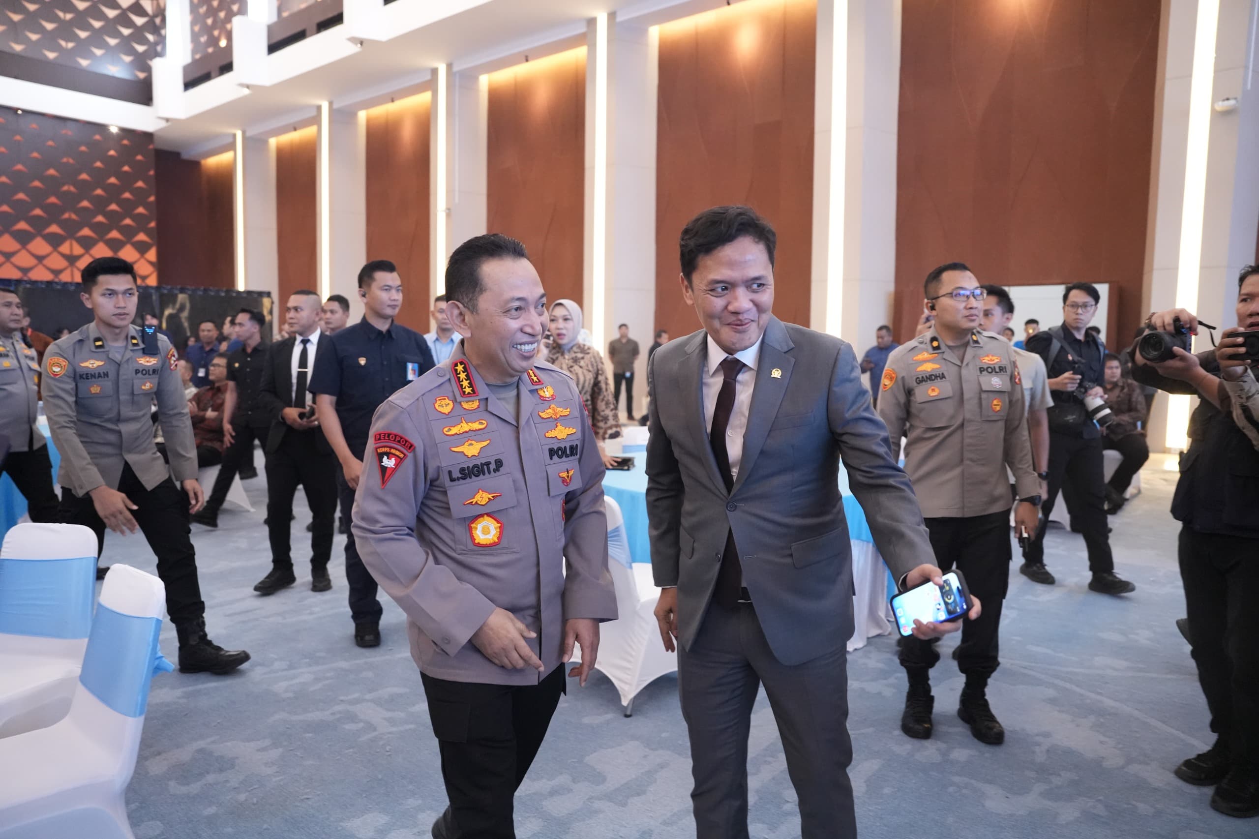 Habiburokhman  : Tidak Ada Surat Presiden Soal Pergantian Kapolri