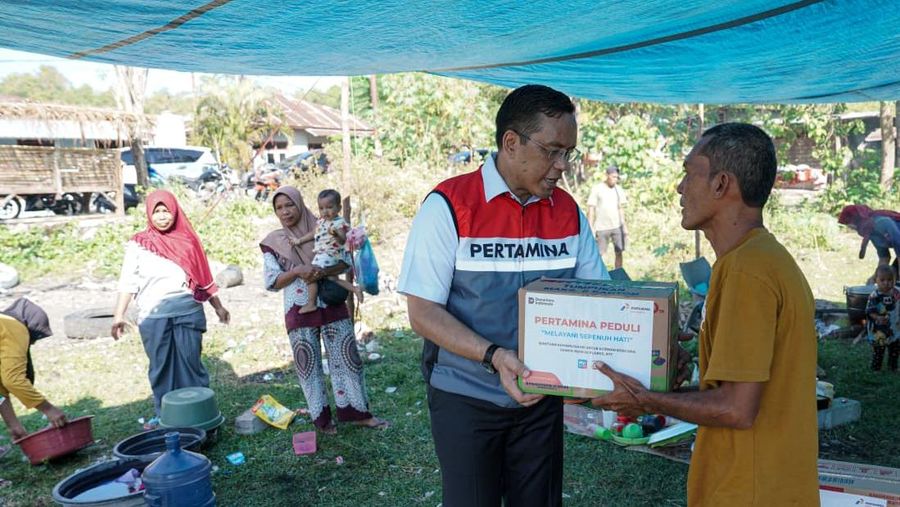 Dirut Pertamina Turun Langsung Salurkan Bantuan Gempa NTT