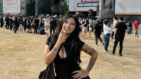 Vokalis Band Dilaporkan Usai Pose ‘Takbir’ di Konser Jakut