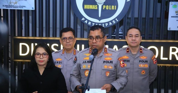 Polri Perkuat Penanganan Gempa NTT, Terjunkan SAR Brimob dan Tim DVI