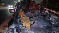 kecelakaan-lalu-lintas-pajero-tabrak-truk-di-tol-jagorawi-1787970222227_169 Pajero Hantam Truk Semen di Tol Jagorawi
