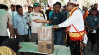 Mendagri Salurkan Santunan Korban Gempa NTT