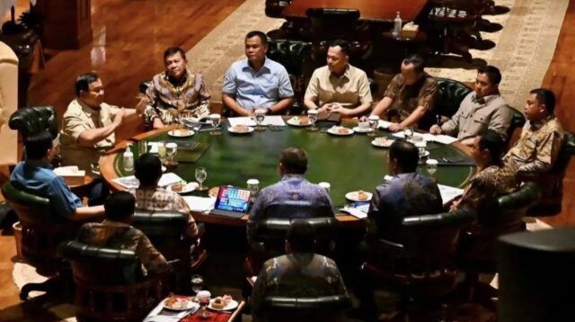 Prabowo Gelar Ratas Bahas Karhutla dan Bencana NTT