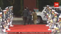 prabowo-disambut-puan-saat-tiba-di-gedung-dprmpr-untuk-menyampaikan-pidato-rancangan-anggaran-pendapatan-dan-belanja-negara-ra-1786693246736_169 Prabowo Disambut Puan, Sampaikan RAPBN 2027