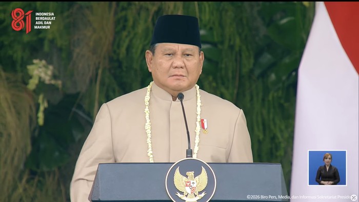 Prabowo Pimpin Penurunan Bendera di Istana