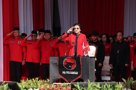 Megawati Pimpin Upacara HUT ke-81 RI di Sekolah Partai