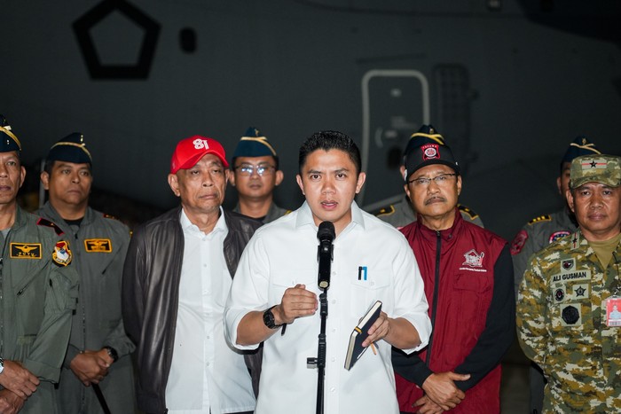 Lima Pesawat Bawa 65 Ton Bantuan Dari Seskab ke NTT