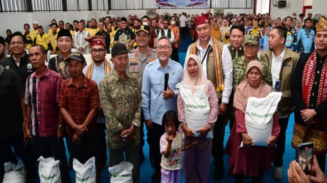 Zulhas Pastikan Bantuan Beras Berlanjut hingga Desember