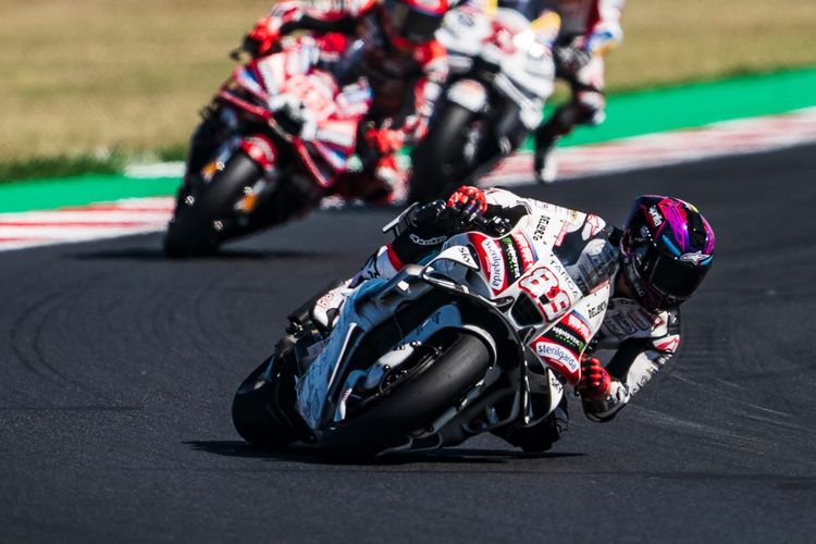 Martin Kunci Pole, Marquez Tempel Ketat di Austria