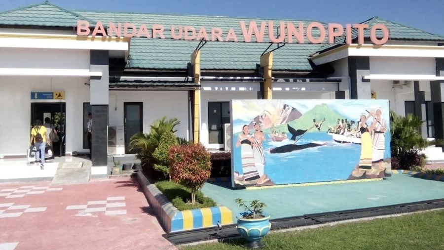 Abu Vulkanik, Bandara Wunopito Masih Ditutup