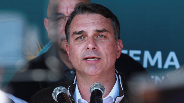 Putra Bolsonaro Diselidiki Dugaan Korupsi Jelang Pemilu Brasil