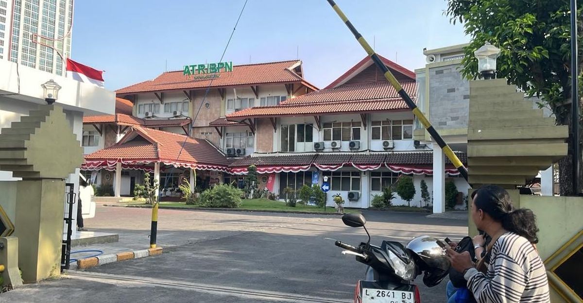 KPK Tinggalkan Kanwil BPN Jatim, Kardus dan Koper Ikut Dibawa