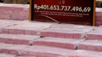 kejaksaan-agung-kejagung-menyita-barang-bukti-uang-rp-401-miliar-uang-tersebut-hasil-penyitaan-dugaan-tindak-pidana-korupsi-ta-1788163776600_169 Skandal Nikel Rp401 M, Korporasi dan Eks Pejabat ESDM Dijerat